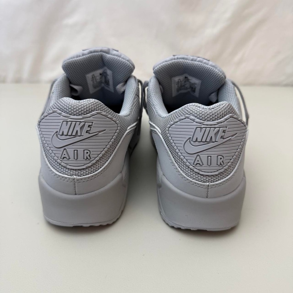 Nike Air Max 90 sneakers triple grey wolf grey size US 8.5 - Picture 3 of 7